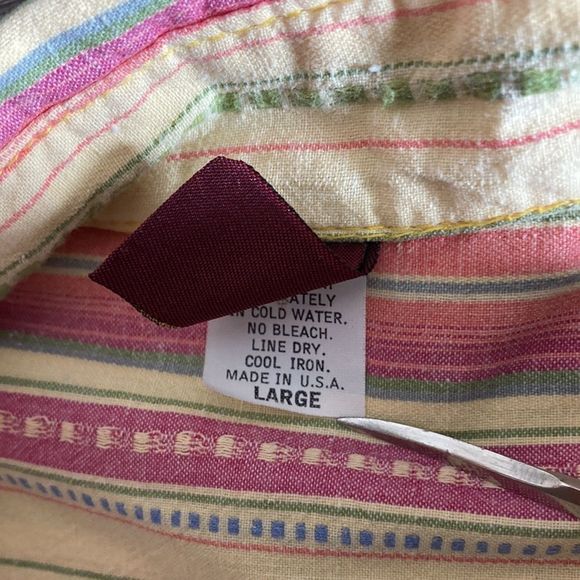 Bundle of 2 Indie Style Solet Multi Color Button Down Large Shirts - Picture 3 of 15